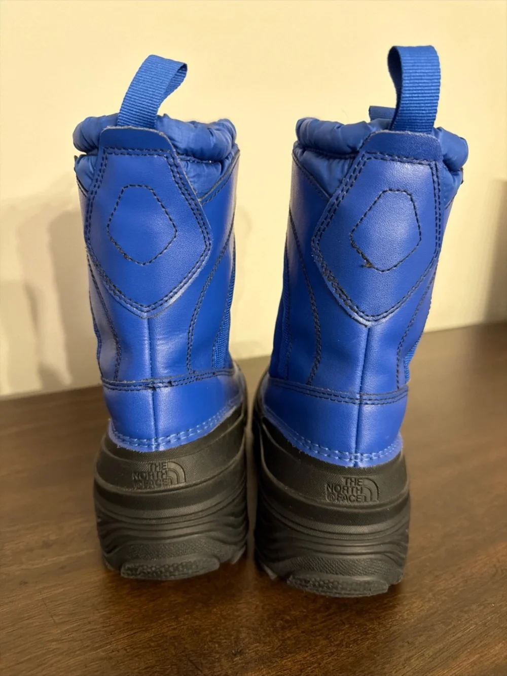The North Face Alpenglow IV 4 Size 5 Blue/Black Winter Snow Boots NF0A2T5P